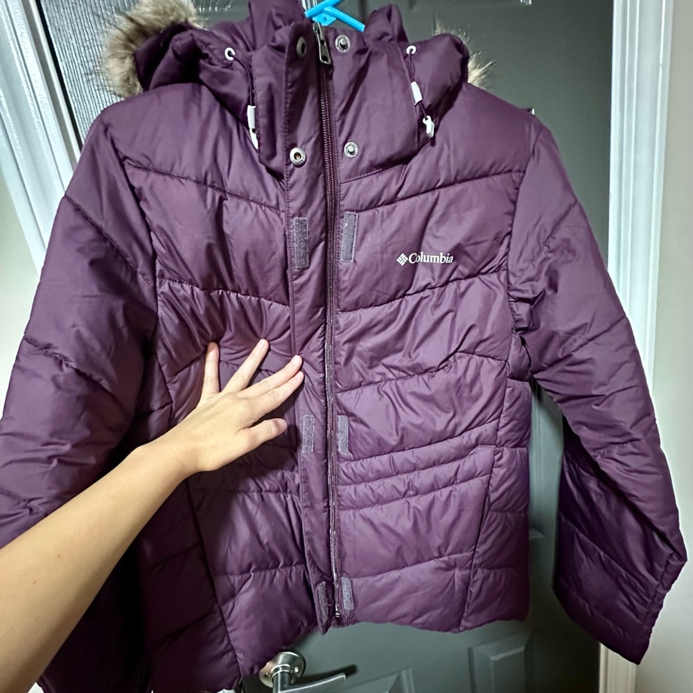 Columbia Women’s Plum Puffer Jacket W/ Removable Hood Fur Accent